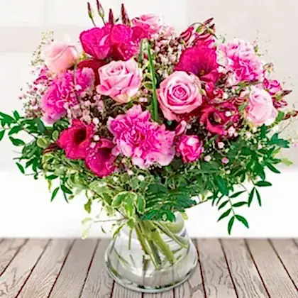 Luxury Pink Rose Flower Bouquet Delivery in a Glass Vase 10% off
