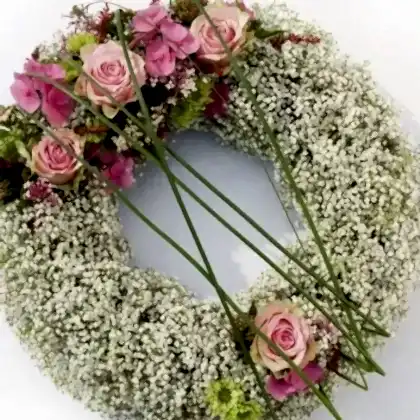 Ring flower wreath UK | fresh flower wreath Delivery | Funeral Wreath Flower Arrangements Delivery | Online flower company