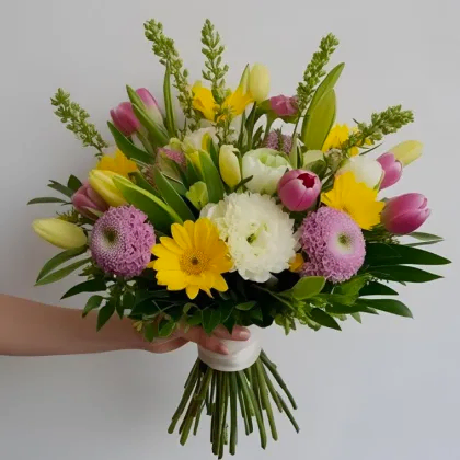 Easter Tulip & Gerbera Bouquet Delivery – Bright Spring Flowers for Easter