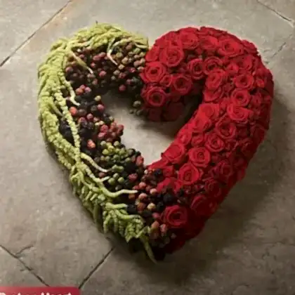 Broken Heart Bouquet – Express Emotions with Elegant Fresh Flowers
