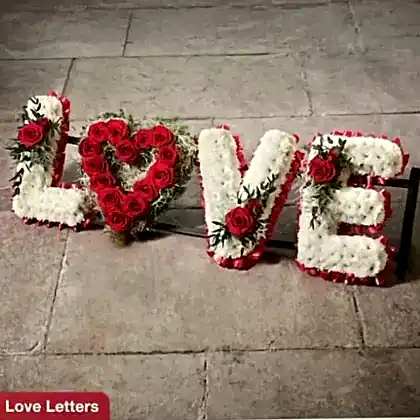 Exquisite Love Letters Bouquet – Perfect for Every Occasion